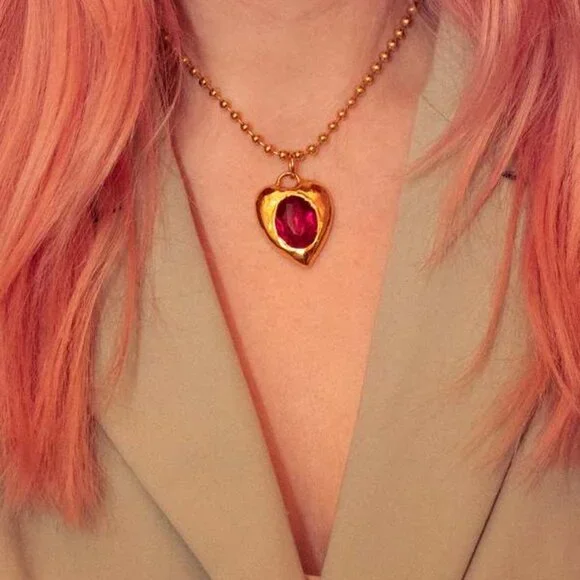 MONDO MONDO PACHA NECKLACE IN GOLD / FUCHSIA - Picture 1 of 4